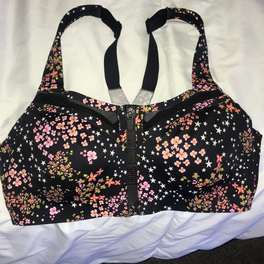 Victoria’s Secret Incredible Max sports bra